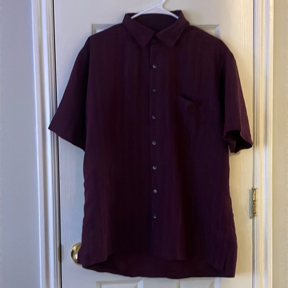 Mens casual maroon button up shirt. Size L (16 1/2-17) - Picture 1 of 4